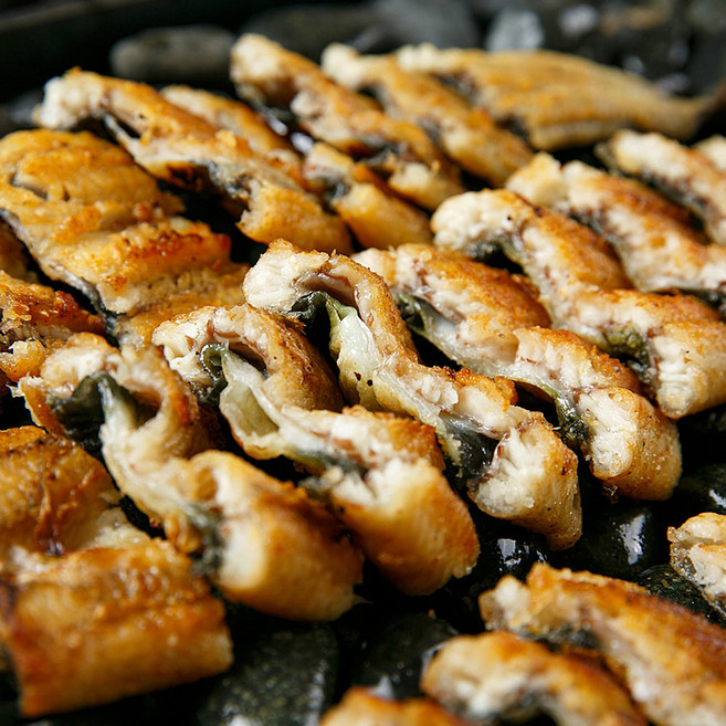 [산정] 무항생제 자포니카 풍천 민물 장어 1kg 완전 손질 초벌구이 소스포함, 1개