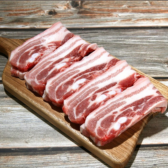 쑥먹고 자란 냄새없는 돼지고기 한돈 냉장 삼겹살 300g 3팩 총 900g, 3개