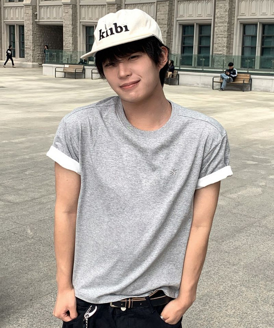 [키뮤어] [해피가이정호 PICK][크롭] 배색 롤업 크롭 반팔 티셔츠_멜란지 그레이