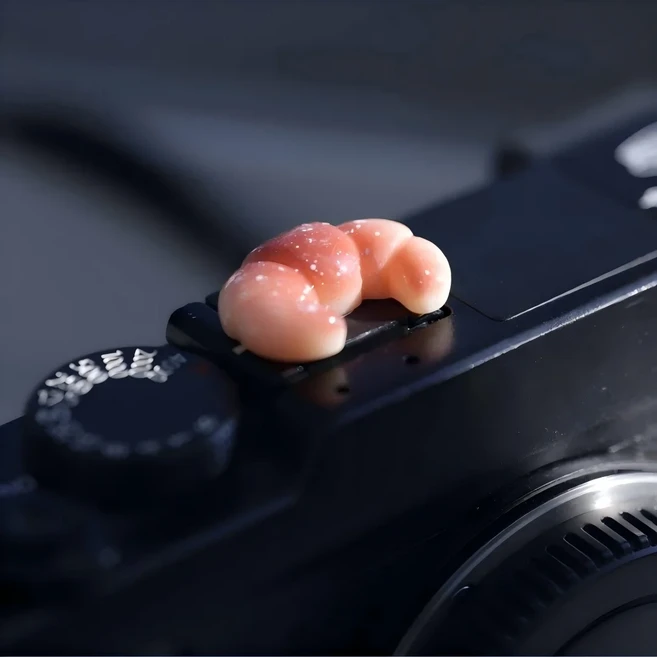 귀여운 비스킷 디자인의 라이카 Q2 후지 X100V X-T5 소니 ZV-1 캐논 EOS R5 카메라용 범용 핫슈 커버 액세, 01 A