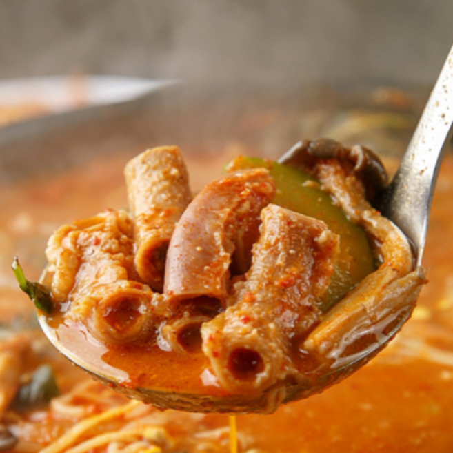 소곱창 전골음식 얼큰한 국물요리 푸짐한 곱창전골 간편식사 1kg, 6개