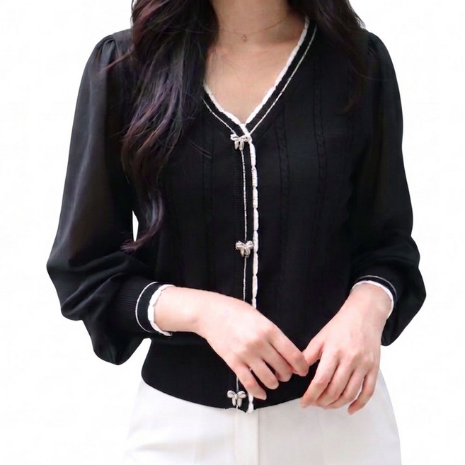 메리앤유 리본 단추 쉬폰 시스루 소매 브이넥 배색 니트 블라우스