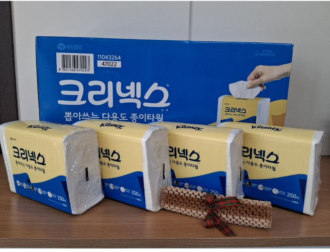 코스트코 크리넥스 뽑아쓰는 다용도 종이타월 250매*16개 (+ 스카치-브라이트 옥수수 그물망사 수세미 1개), 4개, 250매