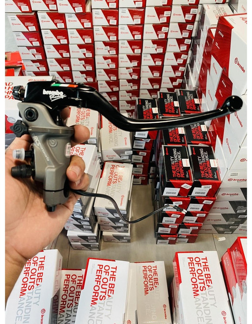 Brembo RCS Corsa Corta 直推總泵, 1個, 全配(90度燻黑油杯45cc),14推一般款(右邊)