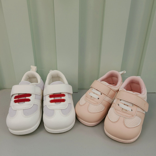 압소바 중계점 # 돌부터 4세까지 삑삑이 신발 가볍고 발바닥이 폭신한 통기성 좋은 유아 여름 운동화 (삑삑이 소리는 제거할 수 있어요)
