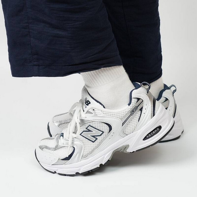 뉴발란스 530 MR530 남여공용 운동화 화이트 라이트 그레이 (증정품 수납백), 1-SG, 265
