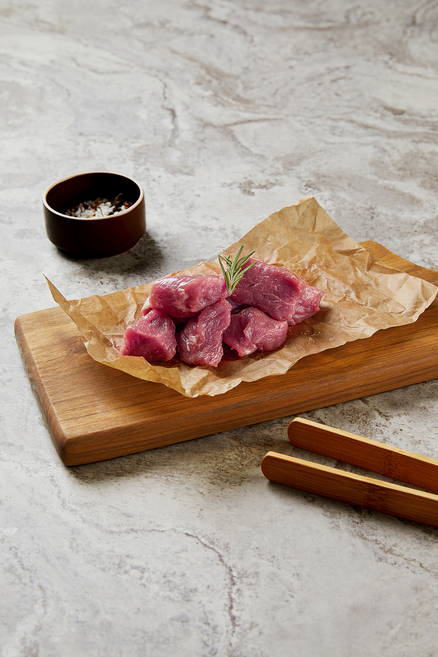 [육라운드] 한돈 안심 장조림용 300g 온라인정육점 인터넷정육점 고기택배 육라운드 육류도매, 일반 300g