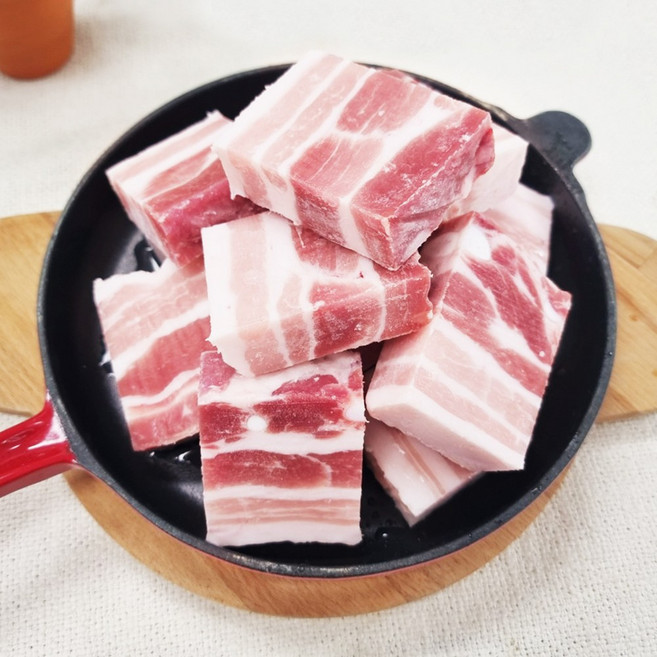 [오늘출고] 돼지고기 겉바속촉 블럭삼겹살 벽돌 삼겹살 구이용 1kg 냉동 수입산 더예쁜한우, 4개