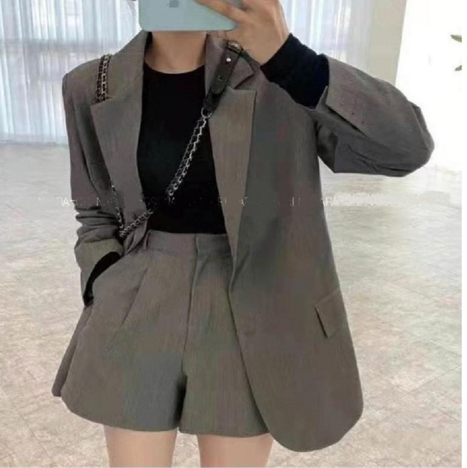 여성 간절기 트임자켓 밴딩반바지 심플 정장 투피스 세트