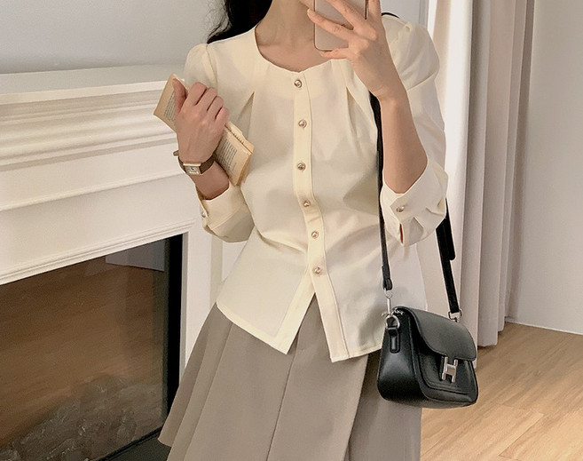 [리리앤코] 베온르 맞주름 뒷리본 블라우스