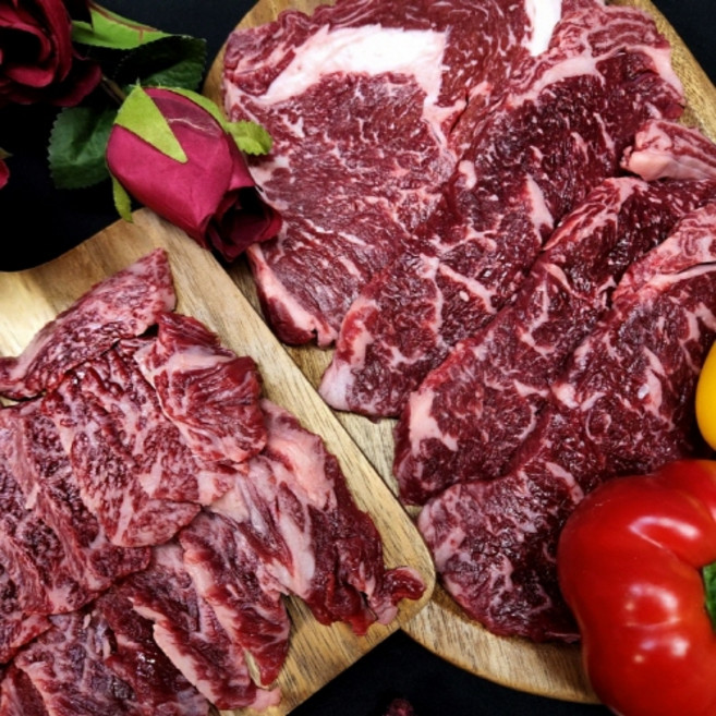 국내산 보리소 소고기 한상모듬1kg 1팩 꽃등심 300g 채끝살 300g 꽃갈비 200g 살치살 200g 손수작업 신선배송, 소고기 한상모듬 1세트