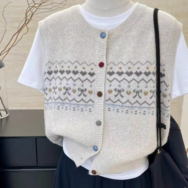 프리티글라라 버튼 니트 베스트 패턴 뜨개 단추 조끼 vs-58