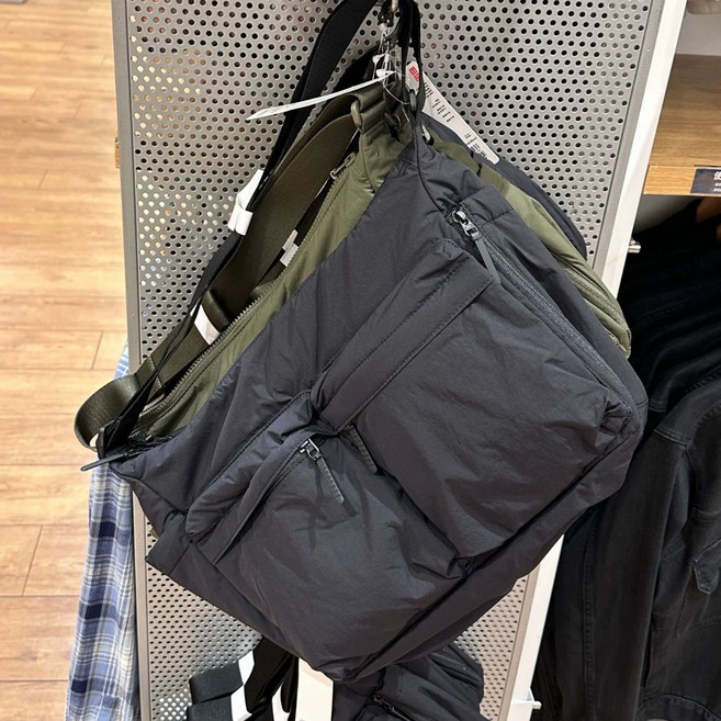 대용량 캐주얼 숄더백 멀티포켓 크로스백 유니클로디자인 블랙