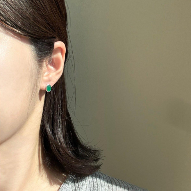 MOOLDN 실버925 원석 천연석 그린 타원 스몰 은귀걸이 (2colors)