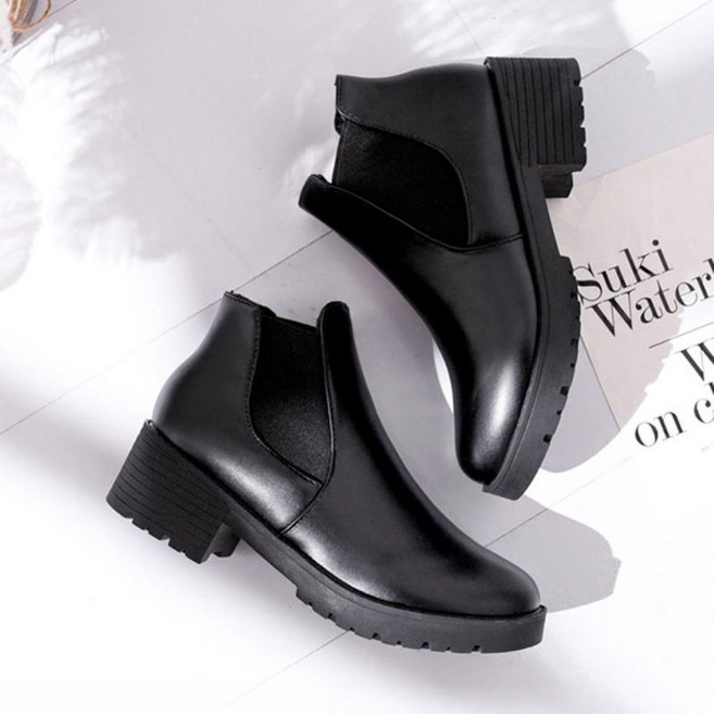 다잇템 여자 검정 절개라인 첼시 로우힐 에나멜 부츠