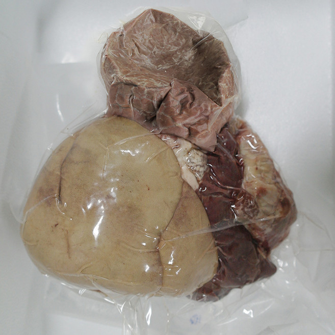 [퀸미트]얼리지 않은 냉장 국내산 삶은 순대내장 돼지부속 모듬/ 간 울대 허파 염통 2kg내외, 2kg, 1개