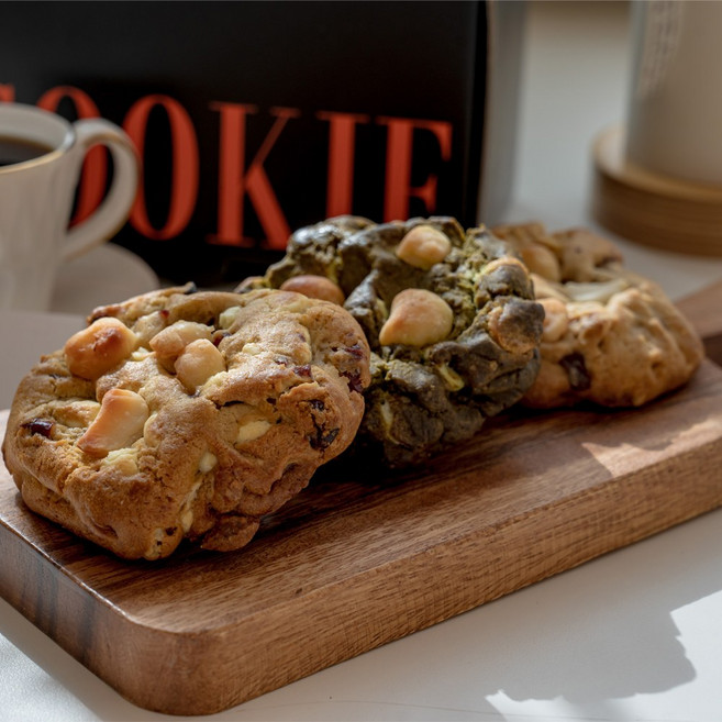 논현동 쿠키맛집 견과류 폭탄 수제 아메리칸 르뱅 쿠키, 1개, 100g, 쫀득치즈
