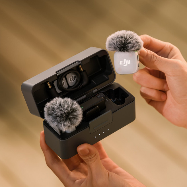全新DJI MIC MINI 2手機版/一對二無線麥克風/DJI Mic Mini 2(相機版/手機版兩發一收/一發一收/含充電盒)公司貨, 1個, 全新DJI MIC MINI 2相機版/一對二無線麥克風/DJI Mic Mini 2(相機版兩發一收，含充電盒)公司貨, 1個