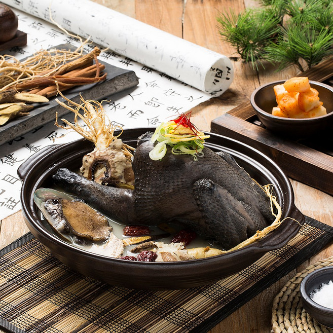 [국민란] 백봉오골계 계육 100% 유기농 대한민국 1호 농장 자연방사 삼계탕 백숙용 생닭 (백숙재료 포함), 1개, 500g