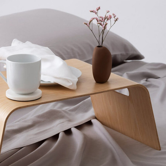 모던함과 절제된 세련미 내츄럴 우드 Artistic 베드트레이 Signature, Willow Black