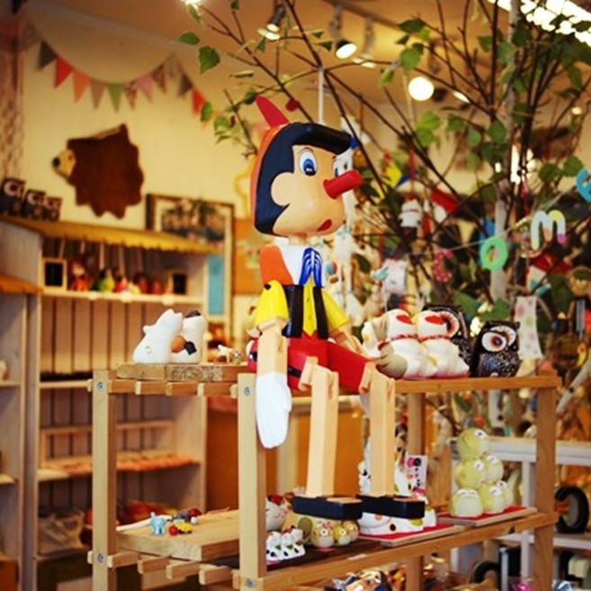 소품가게네 피노키오장식 앉아있는 피노키오인형 80cm 관절인형