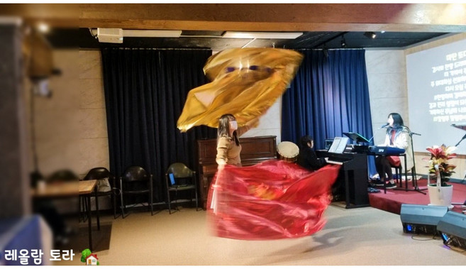 여호와의 깃발들, 반원형(110cm x 200cm), 파랑, 1개