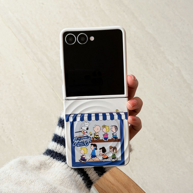 아펙시움 핸드폰케이스 z플립5 z플립6 z플립7 맥세이프 지지대 팔찌 케이스 시크한 강아지