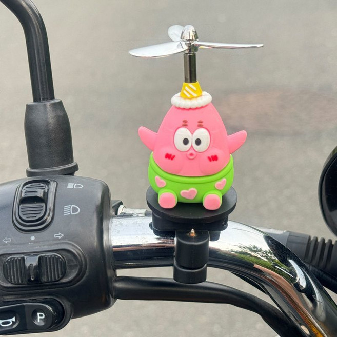 車載擺件 頭盔 自行車 摩托車 電動車 裝飾品 掛件, 1個, 派大星-綁帶款