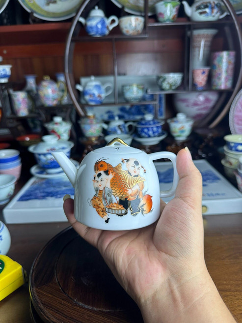 精工手繪 早期藝術瓷廠 釉下礬紅本金 童子嬰戲圖 連年有魚 茶壺 柴窯 陶瓷壺, 商品主圖, 1個