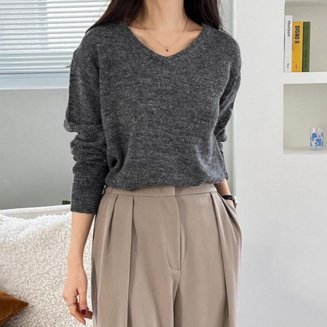 로렌 알파카 브이넥 루즈핏 니트