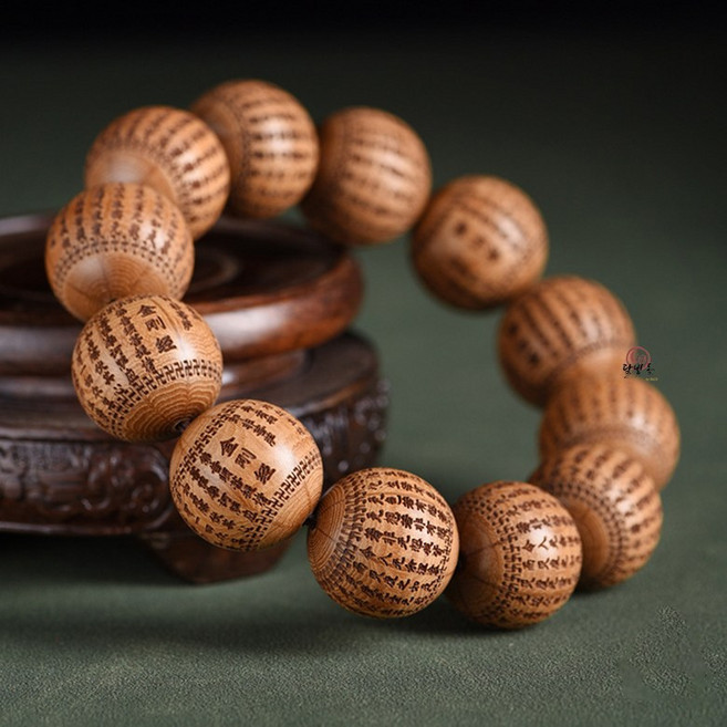 B&B 금강경 각인 육도목 염주 팔찌 천연 나무 불교 수호석