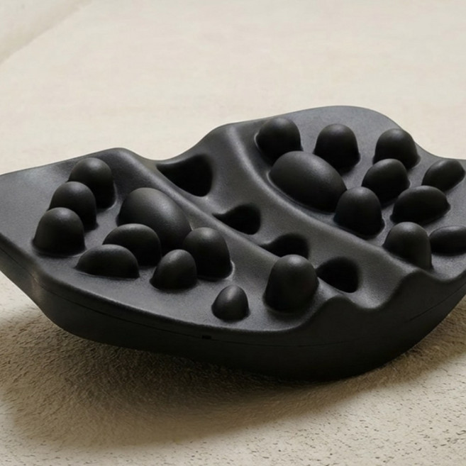 리브노드 굽은 등 스트레칭 매트 거북목 허리 마사지기 지압 교정기, 블랙, 1개