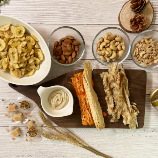 간편 술안주 모음전(아귀채 캐슈넛 튀김땅콩 바나나칩 볶음아몬드 한입쏙 치즈오징어) 주전부리 혼술안주 홈바 건강간식 손님접대 캠핑간식, 1개