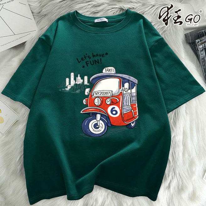 狂GO 嘟嘟車印花純棉短袖T恤 寬鬆透氣上衣, 墨綠色