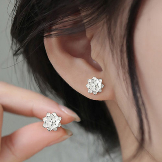 티큐 여성 혼주 하객 불교 미니멀 연꽃 실버 귀걸이 A2118