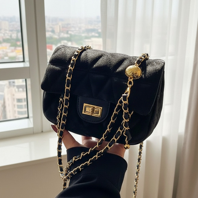 글램디브 헤딘느 퀼팅 플랩 숄더백 A2280