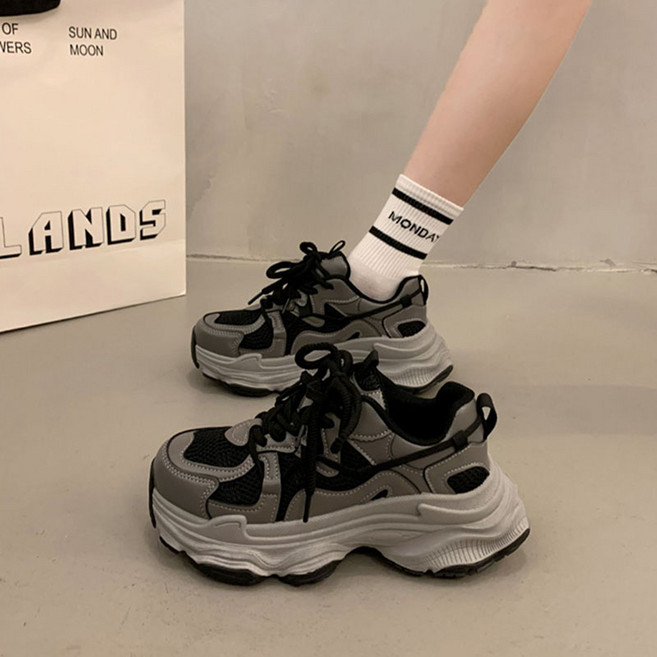 큐엔유 여성 트렌드 통굽 키높이 운동화 (굽6cm)