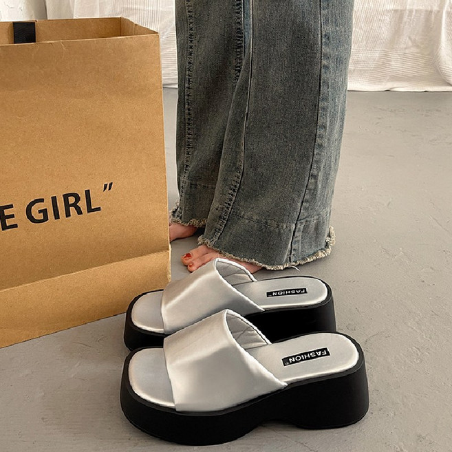 [+7cm 통굽 플랫폼] 사뿐사뿐 발편한 여성 통굽 미용실 슬리퍼 2color // ( 가보시 통굽 스퀘어앞코 데일리 편안한 착화감 유니크 실내 실외 사무용 슬리퍼)