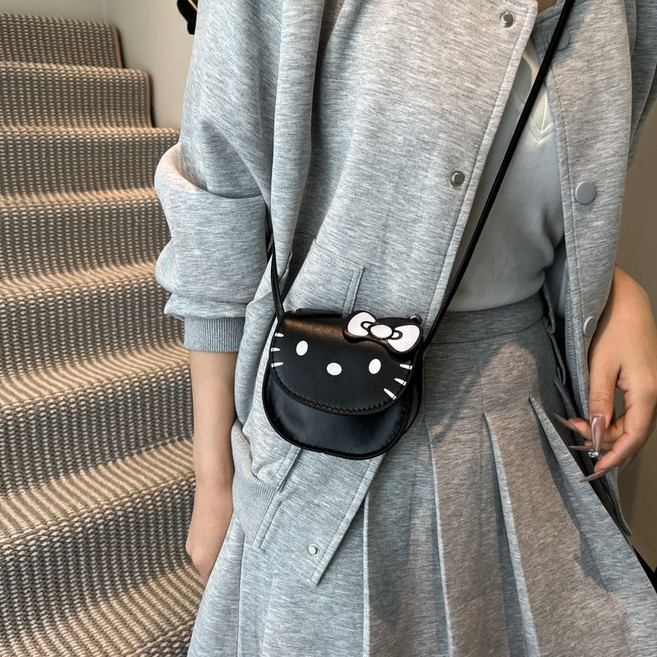 FATTYS 헬로키티 미니 크로스백 여성 데일리 화장품 가방