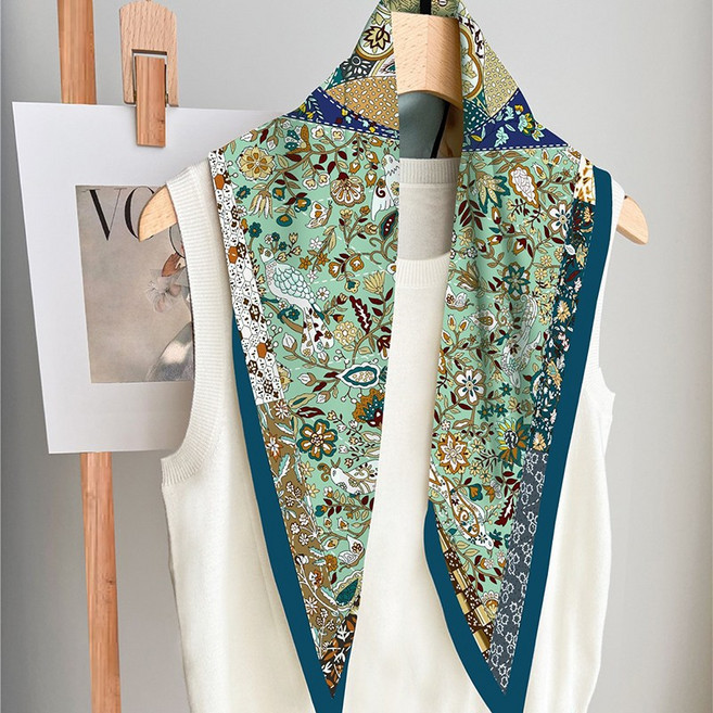 코코린느 세미 클래식 화려한 프린팅 마름모 뾰족 실크스카프(3colors)