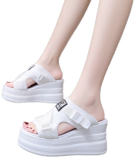 셀럽당 슬리퍼녀는 여름에 선녀풍 샌들 통굽 웨지힐을 신는다