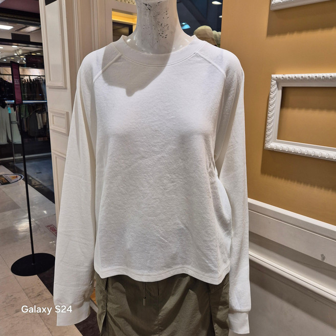 BCBG 올앤썬드리 가을25 라운드 보더넥 저지 티셔츠 A5F7X4072