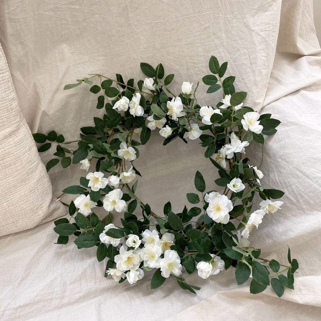 하이오브제 장미넝쿨 조화 인조넝쿨 벽장식 행잉플랜트, 화이트 찔레, 1개