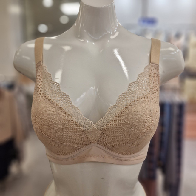 비비안 극강의 편안함 3단 레이스풀컵 노와이어 브래지어 스킨