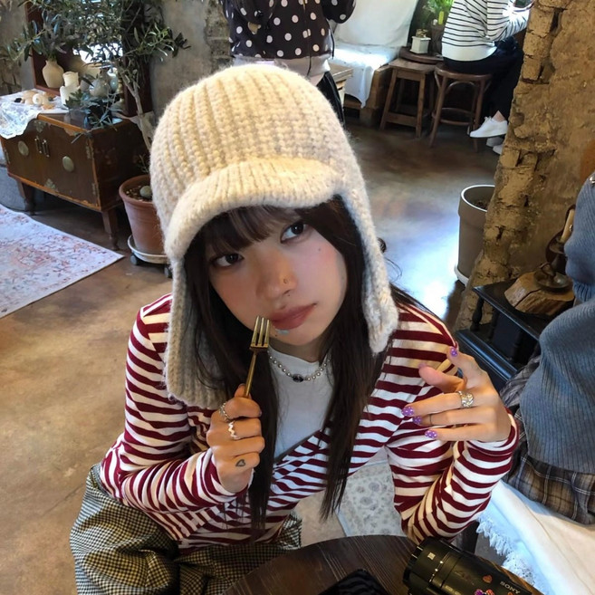 안다스팡 여성용 니트 귀달이모자 보넷 타입 순색 심플 베이직 겨울 데일리 방한