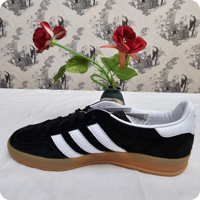 [All 정품] 아디다스 Adidas 가젤 인도어 GAZELLE 블랙 화이트 운동화 오리지날 스타일 패션스니커즈화 스웨이드 H06259