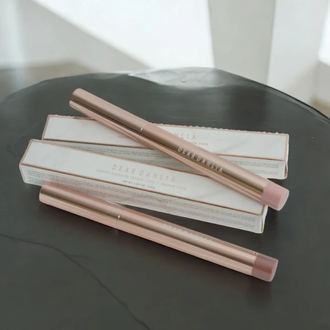 [애교살섀도우] 디어달리아 퍼펙트 디자이닝 섀도우 스틱 11컬러 중 택 1 NEW 컬러입고, 코튼베리, 1개 - 쿠팡