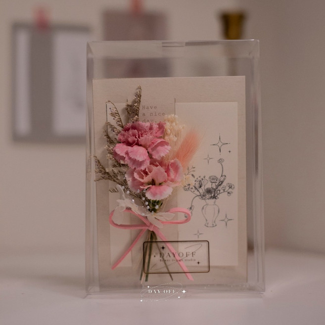 DAY OFF母親節康乃馨手工卡片：燙金乾燥花永生花發光設計 感恩, 1個, 粉色康乃馨(黃卡),加購浪漫燈串(附禮盒)