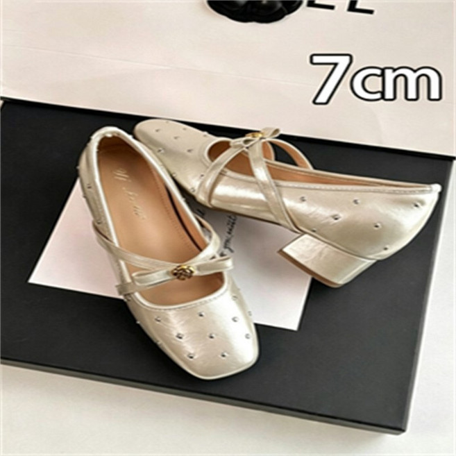 AOKADA 여름 여성 메리제인 펌프스 키높이 7cm 미들힐 진주 장식 클래식풍 클래식 데일리룩 출근룩 구두