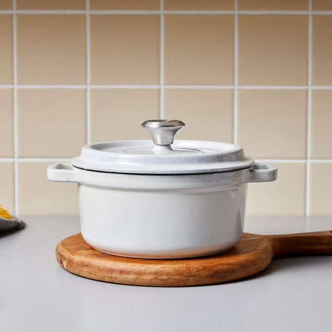 모던하우스 야탑점 깊은 맛이 나는 진짜 무쇠 에나멜코팅 양수냄비 18CM 애쉬그레이 CK0124019, 무쇠 에나멜코팅 양수냄비 18CM / CK0124019, 1개